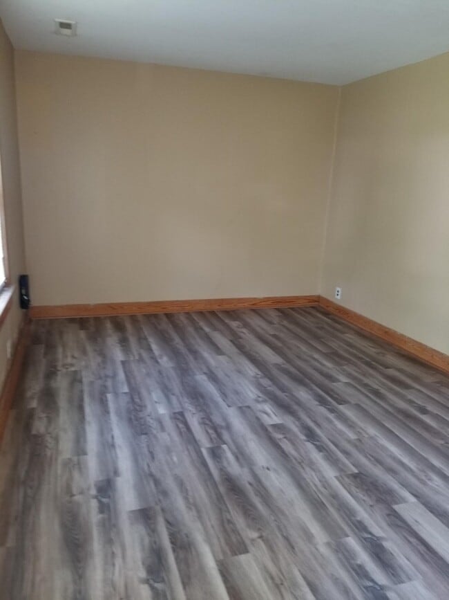 property at 105 S 12th St