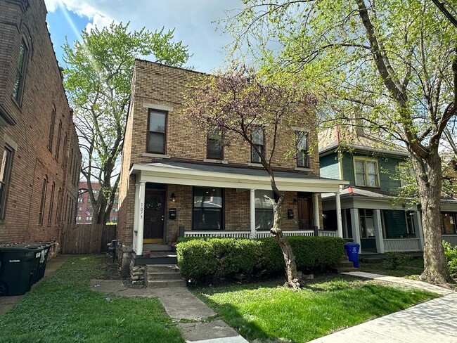 1073 Mt Pleasant Ave