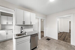 1352 W 58th St in Cleveland, OH - Building Photo
