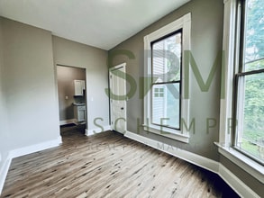 2708 W Main St in Louisville, KY - Foto de edificio - Building Photo