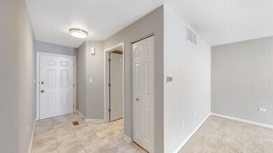 1978 Gary Ct in Schaumburg, IL - Building Photo - Building Photo