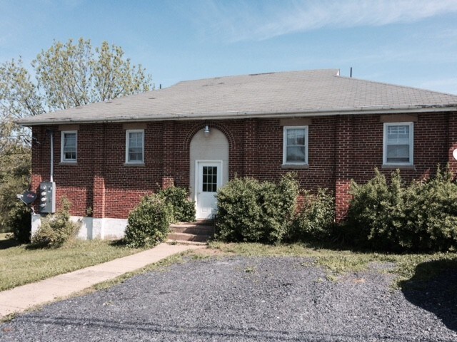 97 Co Rte 1/7 in Kearneysville, WV - Building Photo