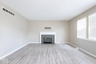 344 W Columbine Ln in Westfield, IN - Building Photo - Building Photo