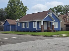 600 E Defee Ave in Baytown, TX - Building Photo