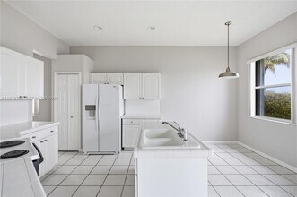 575 SE 29th Dr in Homestead, FL - Building Photo - Building Photo