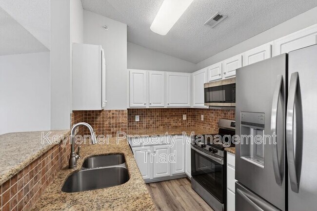 4285 Cedarcroft Ct in Greensboro, NC - Building Photo - Building Photo