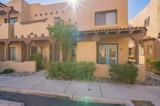 1446 E Grovers Ave, Unit 13 in Phoenix, AZ - Foto de edificio - Building Photo