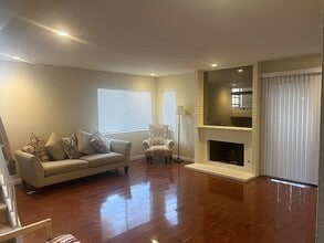 4408 Via Amable in San Diego, CA - Building Photo - Building Photo