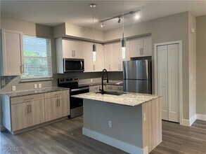 7081 Venice Way in Naples, FL - Building Photo - Building Photo