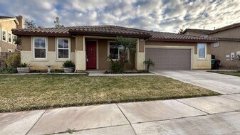 1515 Shooting Star Dr in Beaumont, CA - Building Photo