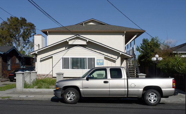 440 Jackson Ave in Redwood City, CA - Foto de edificio - Building Photo