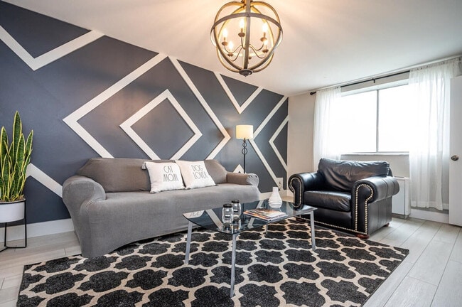 215 Piedmont Ave NE
