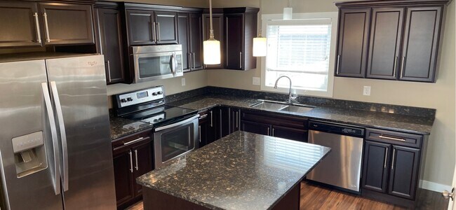 233 Rajput Way in Saskatoon, SK - Building Photo - Building Photo