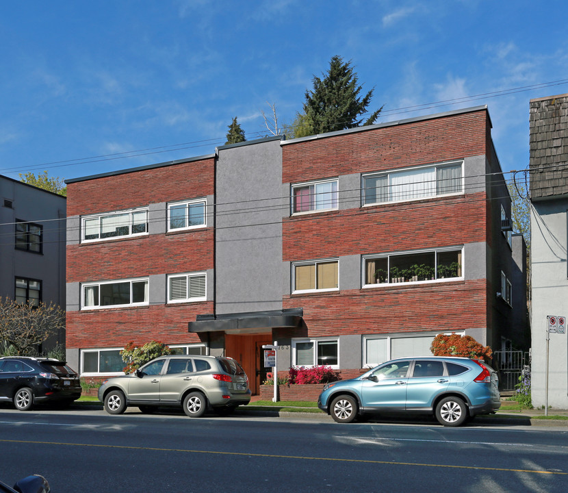 3763 Oak St in Vancouver, BC - Building Photo