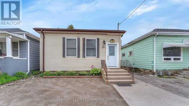 property at 184 Maitland St