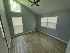 320 Lakeview Dr in Onalaska, TX - Building Photo - Building Photo