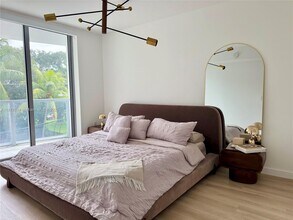 13800 Highland Dr in North Miami Beach, FL - Building Photo - Building Photo