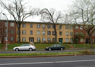 1605 N Carolina Ave NE in Washington, DC - Building Photo - Building Photo