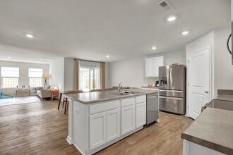108 Cassidy Ln in Surf City, NC - Building Photo - Building Photo