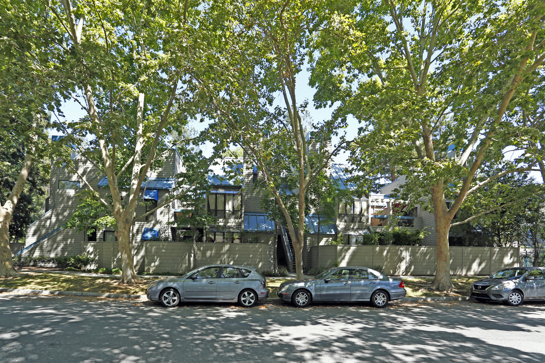 The Vineyards of Almaden in San Jose, CA - Building Photo