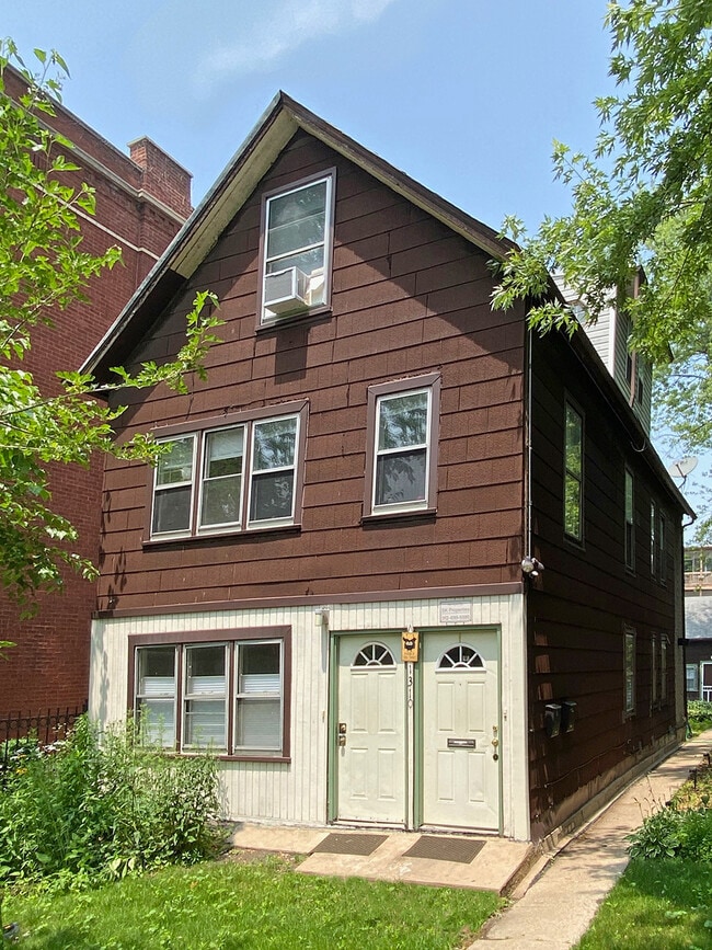 1310 W Argyle St, Unit 1