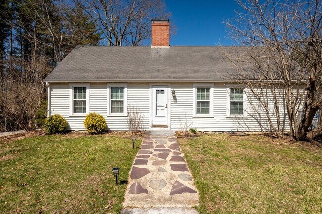 5 McDaniel Rd in Nottingham, NH - Building Photo - Building Photo