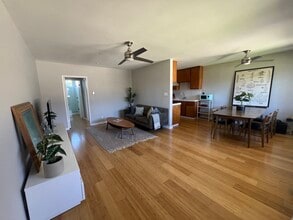 Machado Towers in Los Angeles, CA - Building Photo - Building Photo