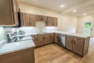 116 Eiche Dr in Slinger, WI - Building Photo