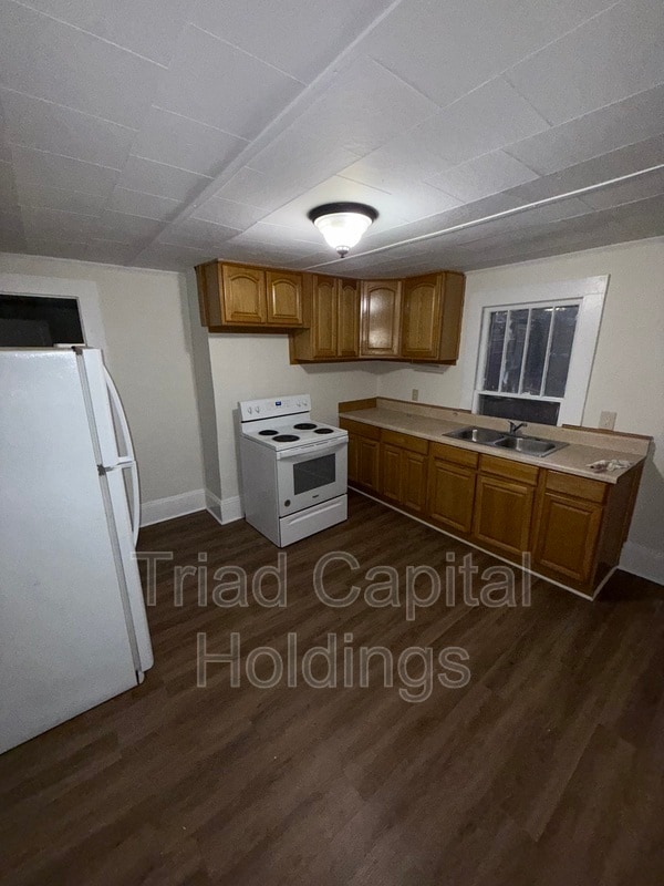 1227 Fairfield Dr in Winston-Salem, NC - Building Photo - Building Photo