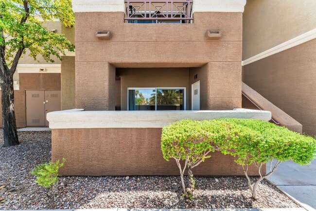 property at 8070 W Russell Rd