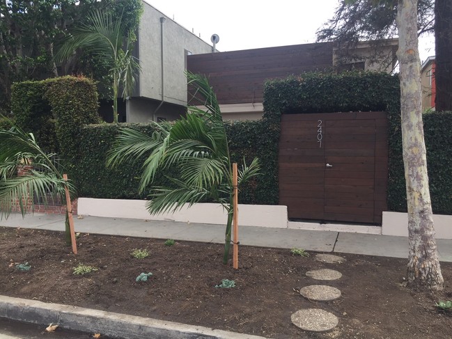2407 Abbot Kinney Blvd, Unit 2 in Los Angeles, CA - Building Photo - Building Photo