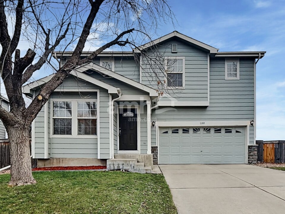 1180 Cardinal Cir in Brighton, CO - Building Photo