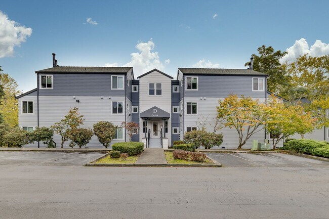 20320 Bothell Everett Hwy in Bothell, WA - Building Photo - Building Photo