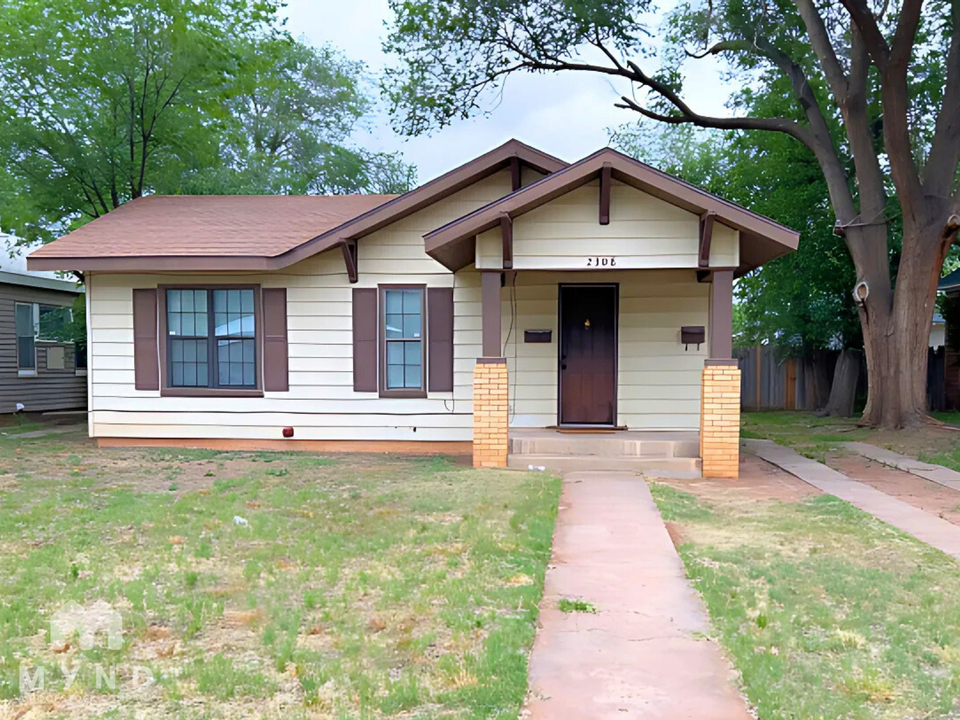 2308 21st St in Lubbock, TX - Building Photo