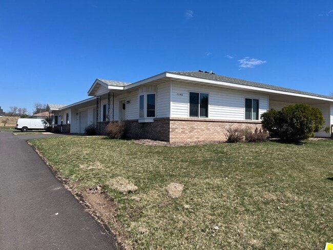property at 1140 Glenn Pl