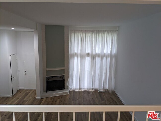 1660 Palisades Dr in Los Angeles, CA - Building Photo - Building Photo