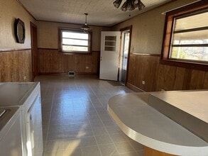 5804 Elkin Hwy in North Wilkesboro, NC - Building Photo - Building Photo