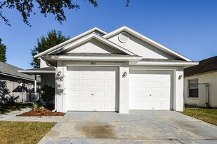 9801 Red Clover Ave in Orlando, FL - Building Photo