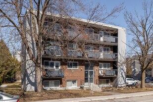 475 Robin Boul in Laval, QC - Building Photo