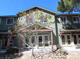 1616 East Pecan Drive in Flagstaff, AZ - Building Photo