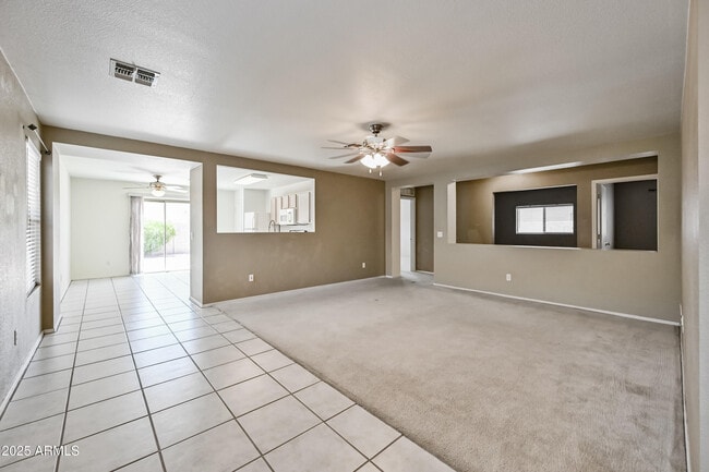3057 W Lucia Dr in Phoenix, AZ - Building Photo - Building Photo