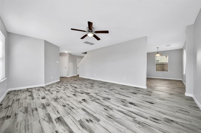 property at 6607 Colonial Rose Ln