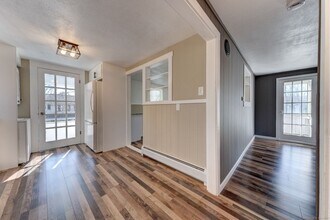 40 Mortimer St in Torrington, CT - Foto de edificio - Building Photo