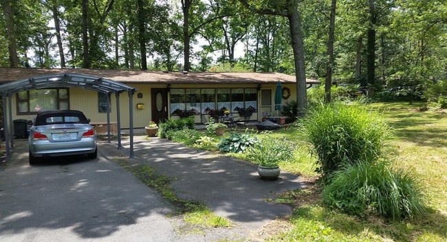 property at 605 Austin Ln