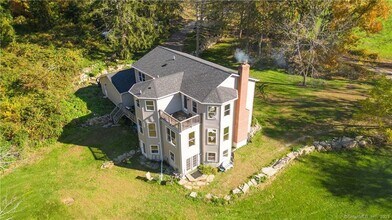 82 Fowler Rd in North Stonington, CT - Building Photo - Building Photo