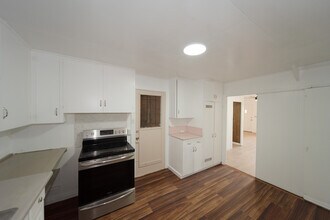 99-060 Nalopaka Pl in Aiea, HI - Foto de edificio - Building Photo