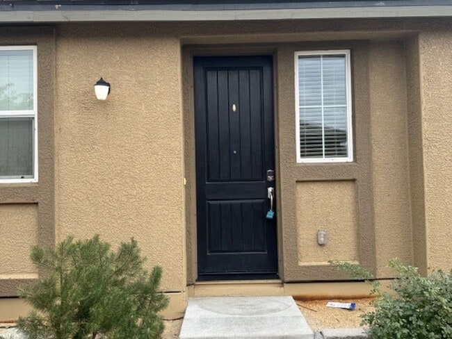 6731 Russian Thistle Drive in Sparks, NV - Building Photo - Building Photo