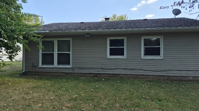 4117 Middlehurst Ln in Dayton, OH - Building Photo - Building Photo
