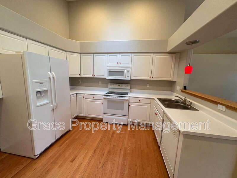 8340 S Upham Way in Littleton, CO - Building Photo