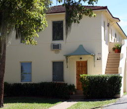 126 Calabria Ave in Coral Gables, FL - Building Photo - Building Photo